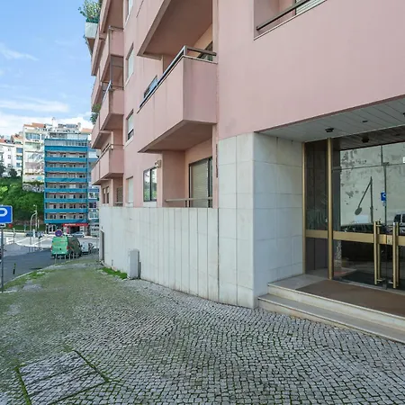 1 Apartamento *